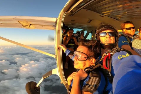 Cairns: Tandem Skydive Experience over Reef & Rainforest in Cairns