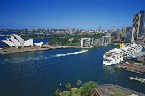 Shuttle Transfer from Sydney City Hotel to Sydney Cruise Port in Sydney
