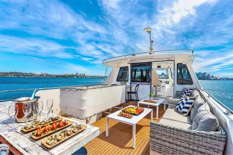Private Group Sydney Harbour Luxury Cruise 90 Minutes in Sydney