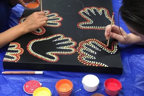 Sydney Aborignal Art and Sip Workshop in Sydney