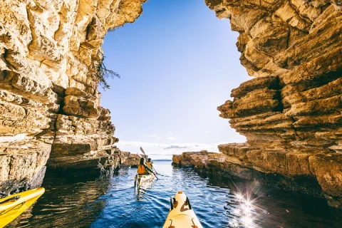 Hobart's Cliffs, Caves and Beaches Kayak Tour in Hobart