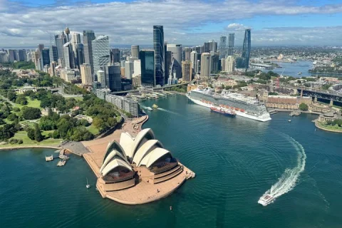 40 minute PRIVATE Luxury Sydney Harbour Scenic Flight in Bankstown Aerodrome