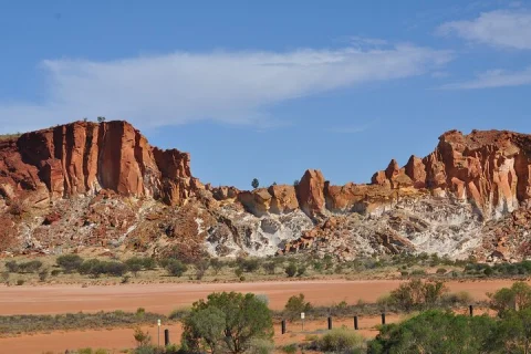 7 Day Guided Tour of Alice Springs with Accommodation Included in Alice Springs