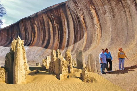 Wave Rock and Pinnacles Air & Ground Tour in Jandakot