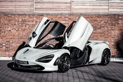 McLaren 720S Luxury Car Rental Experience in Melbourne in Melbourne