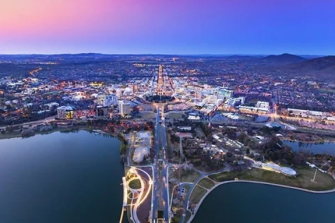 Historic Canberra Family Private Walking Tour Experience in Canberra