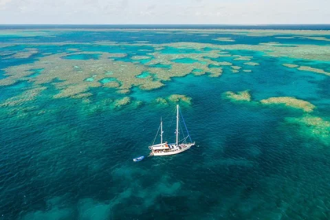 3 Day Whitsundays Sailing and Diving Adventure: Kiana in Airlie Beach & Cannonvale