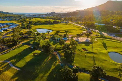 Whitsunday Golf Tour Tee Off in Paradise in Airlie Beach & Cannonvale
