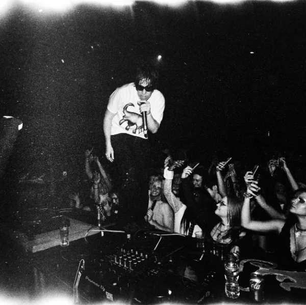 Mietze Conte at The Lansdowne Hotel
