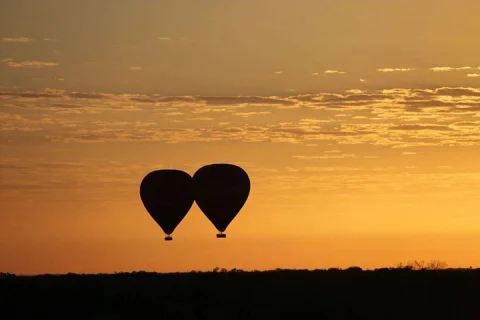 Early Morning Ballooning in Alice Springs in Alice Springs
