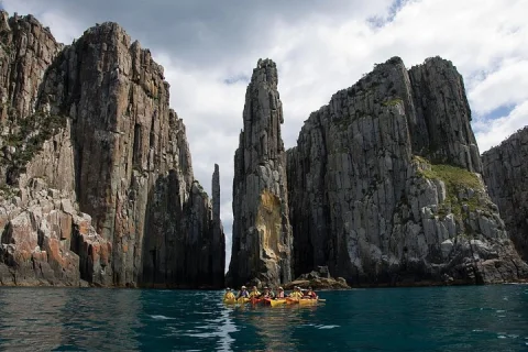 Tasman Peninsula full day kayaking tour in Hobart