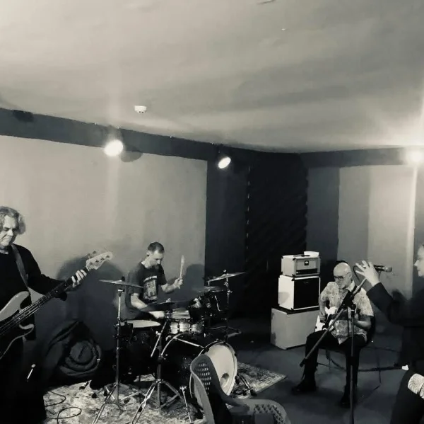 Bang Strutt at Lazybones Lounge Restaurant & Bar