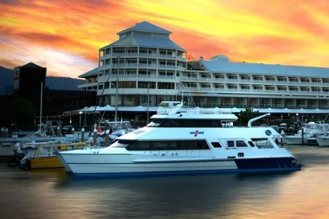 SeaQuest Day Trips to Outer Barrier Reef in Cairns
