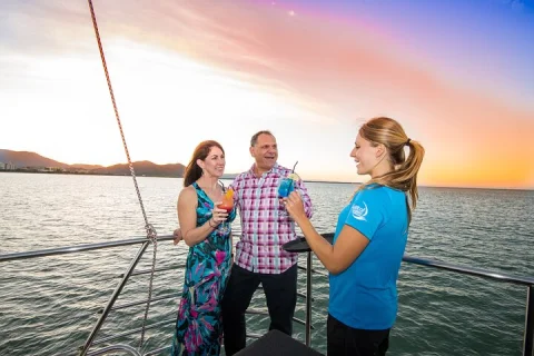 Small Group Afternoon Cairns City Tour with Harbour Dinner Cruise in Cairns