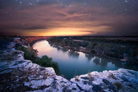 Small Group River Murray Dark Sky and Sunset Tour with Dinner in Murray Bridge