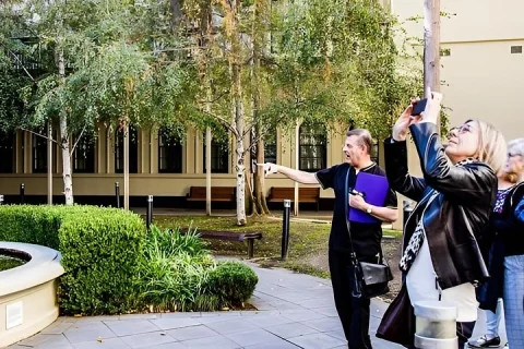 Adelaide: Victoria Square Guided Walking Tour in Adelaide