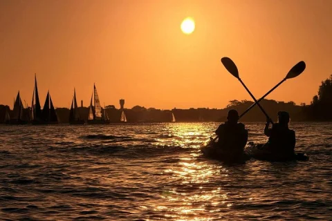 Sunset Harbour Bridge Kayak Escape in Sydney