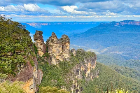 Blue Mountains Small Group Tour with Waterfall Walk & Fresh Lunch in Haymarket