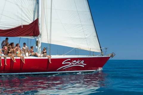 Siska Sailing Whitsunday Islands 2 Day Fun Adventure in Airlie Beach & Cannonvale