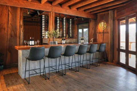 Cael's Gate Reserve Wine Tasting in Hunter Valley in Singleton