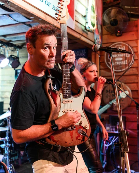 Thumpin’ Thursday with RADIO NOW! at Mustang Bar