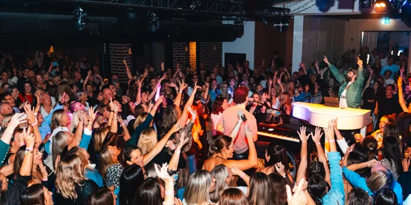 Duelling Pianos at Miranda Hotel
