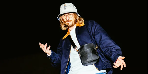 WINSTON SURFSHIRT - 10 YEARS OF BE ABOUT YOU at Finnian's Tavern