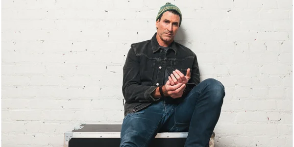 Pete Murray at Shaws Bay Hotel
