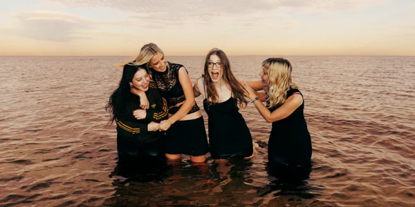 Erica Avenue - Live at the Bergy Bandroom at Bergy Bandroom