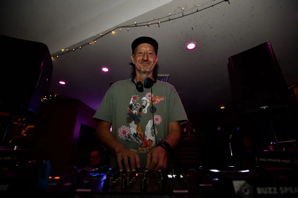 Robbie Lowe, XPA, Courtyard Friday at Hotel Steyne