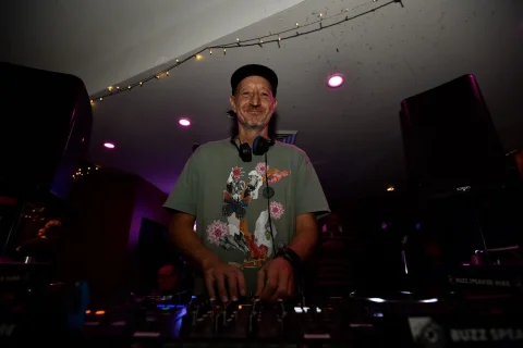 Robbie Lowe, XPA, Courtyard Friday at Hotel Steyne