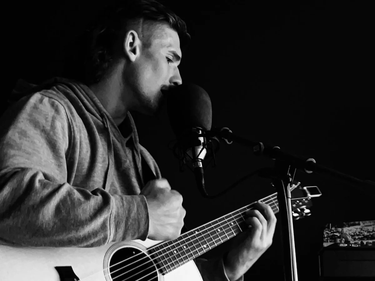 Toby Grayling, Friday Night Live Solo Acoustic! at The Sporting Globe Bar & Grill Geelong