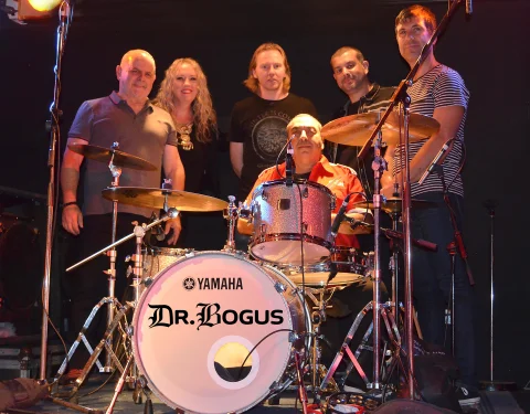 Dr Bogus, Melbourne Cup Day at Bassendean Hotel