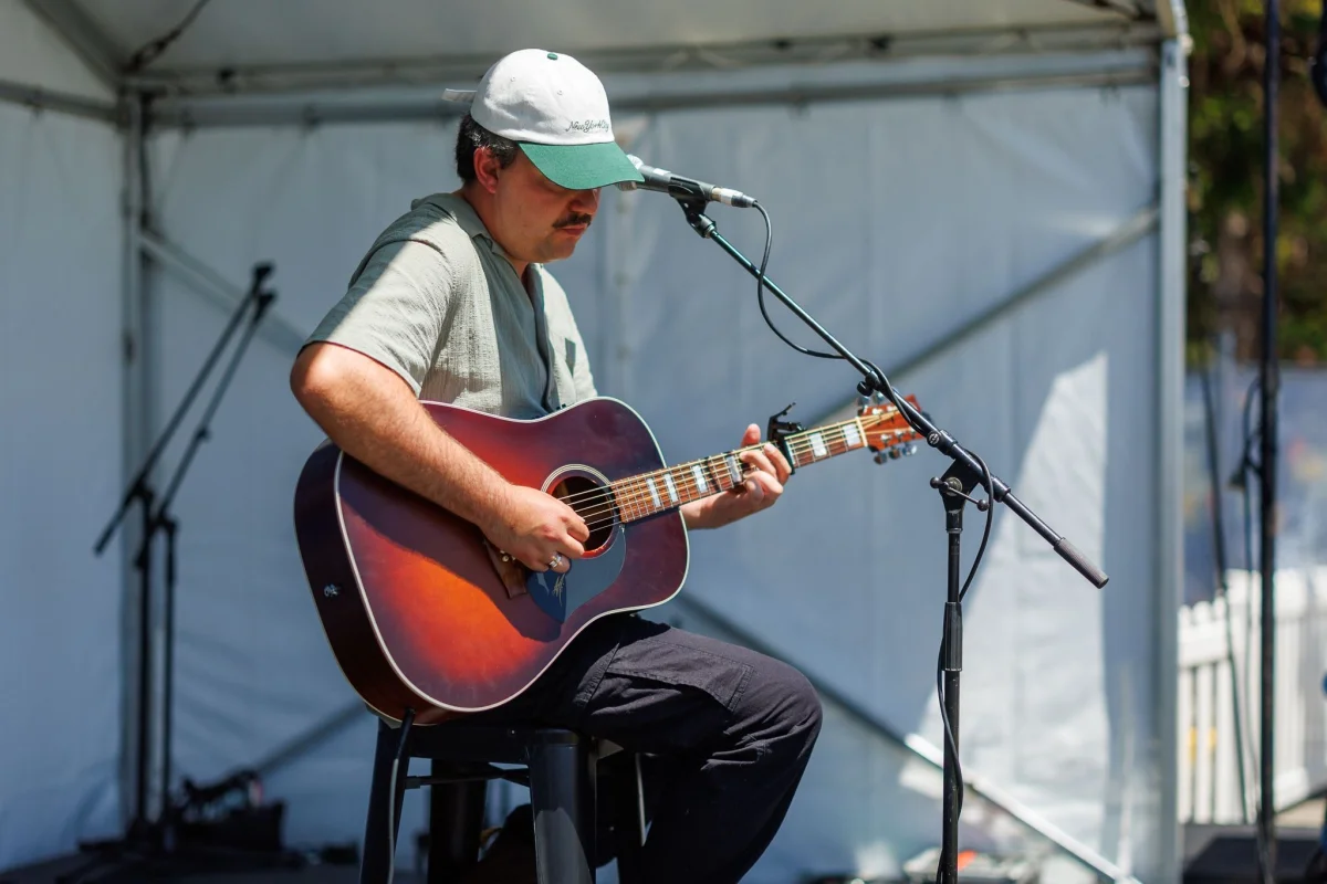 Noah Vernon, Saturday Night LIVE Acoustic Duo! at The Sporting Globe Bar & Grill Geelong