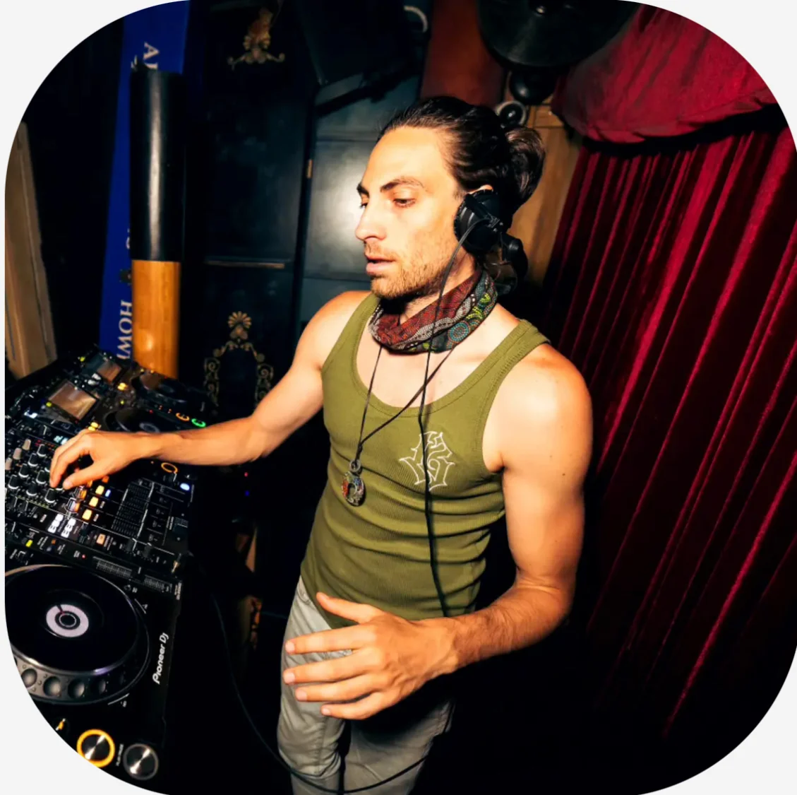 Randall George, Saturday Night DJ @ Conti Bar at The Continental Sorrento