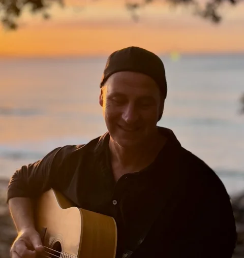 Az Kerwin Live, Sundays @ The Surf Club Mooloolaba at The Surf Club Mooloolaba