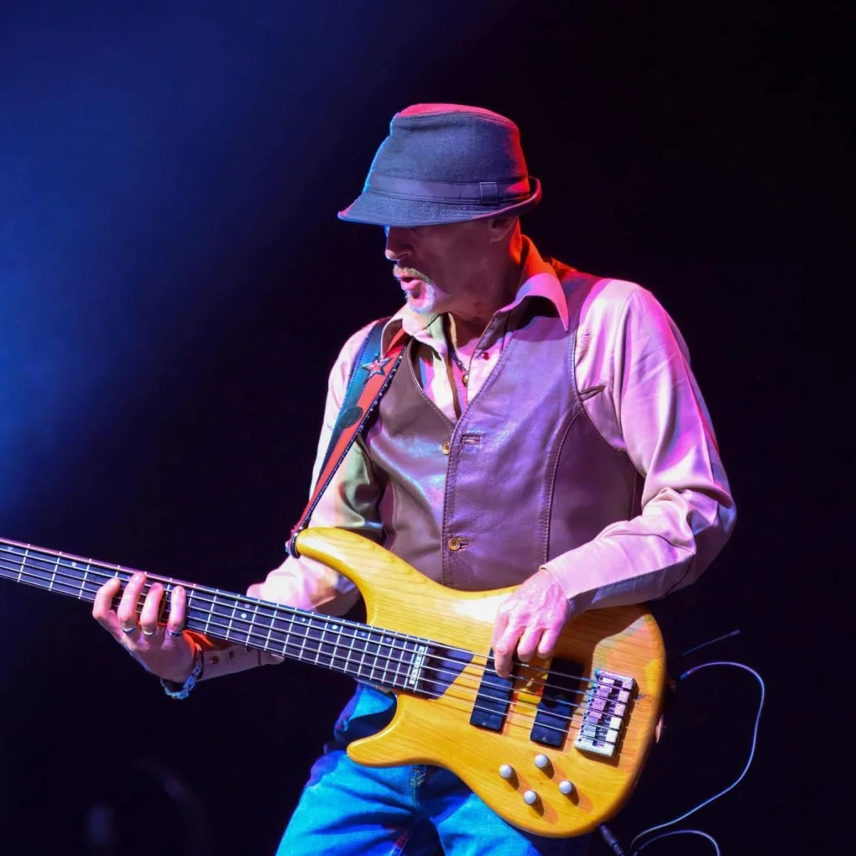 Brett Wakeling, SUNDAY SESSION SOLO ARTIST at Coomera Lodge Hotel