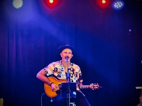 Kane Maher*, Sunday Soloist Beergarden at Mansfield Tavern