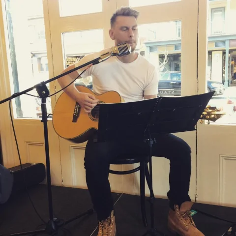Sean B. (W), Sunday Live Music at The Duck
