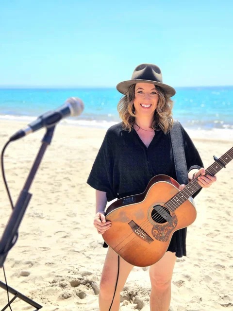 Laine Wolfe, Central Saturday Acoustics at Central Hotel Shellharbour