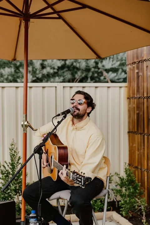 Acoustic Luke, Tradie Trays and Tunes at Victoria Park Hotel