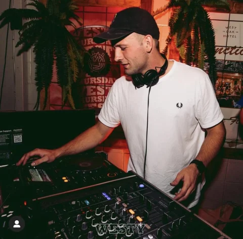 DJ Brad Mons (W), Saturday DJs at Alma Tavern