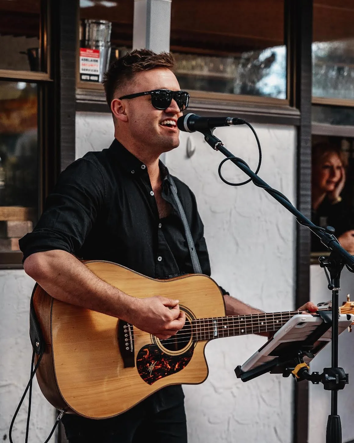 Daniel Petruzzelli (W), Sunday Acoustic at Ramsgate Hotel