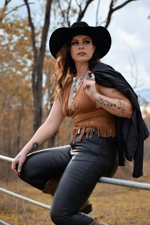 Amber McIntosh, Friday Night music at Barron River Hotel