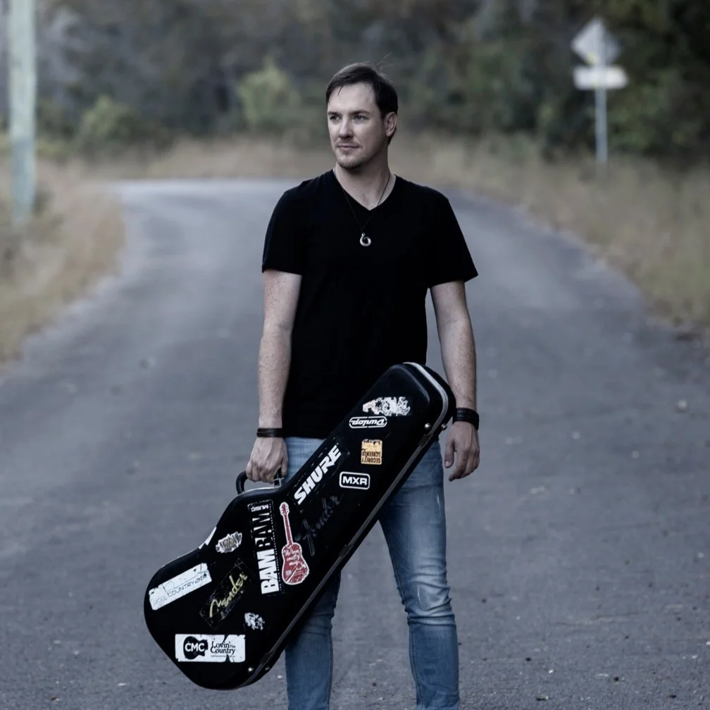 Glen Harrison, Fridays @ Caves Coastal Bar and Bungalows at Caves Coastal Bar and Bungalows