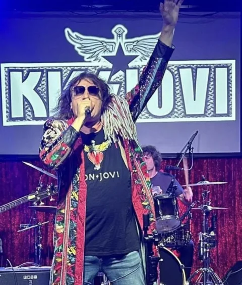 Pash / Kissjovi, PASH BAND at Waterloo Station Hotel