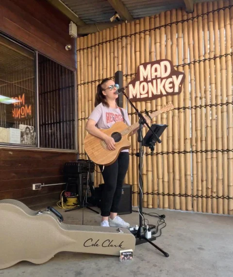 Ellen Tefanis, Horizons Bar Saturday Night Acoustic at Stamford Grand Adelaide Hotel