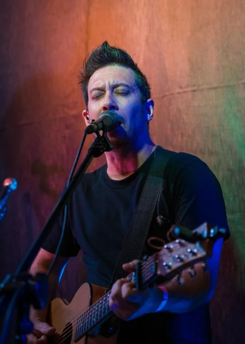 Nathan Bruen*, SUNDAY SESS SOLOIST - On The Deck at Fitzy's Waterford