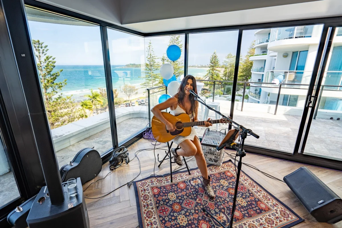 Rachel Ellen Music*, Soloist in the Corner Bar at Royal Mail Hotel