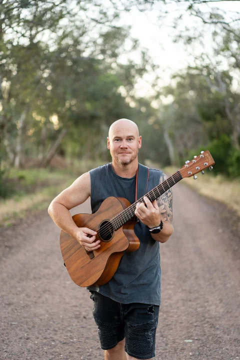Johan Noordam Acoustic Music (YoPlay), Sunday Live Music at Brady's Railway Hotel